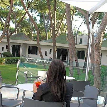 Giulivo & Village 4*