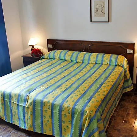 Giulivo & Village 4*