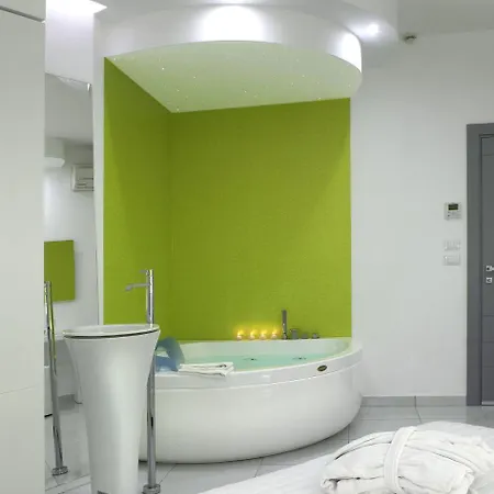 Giulivo & Village Hotel 4*